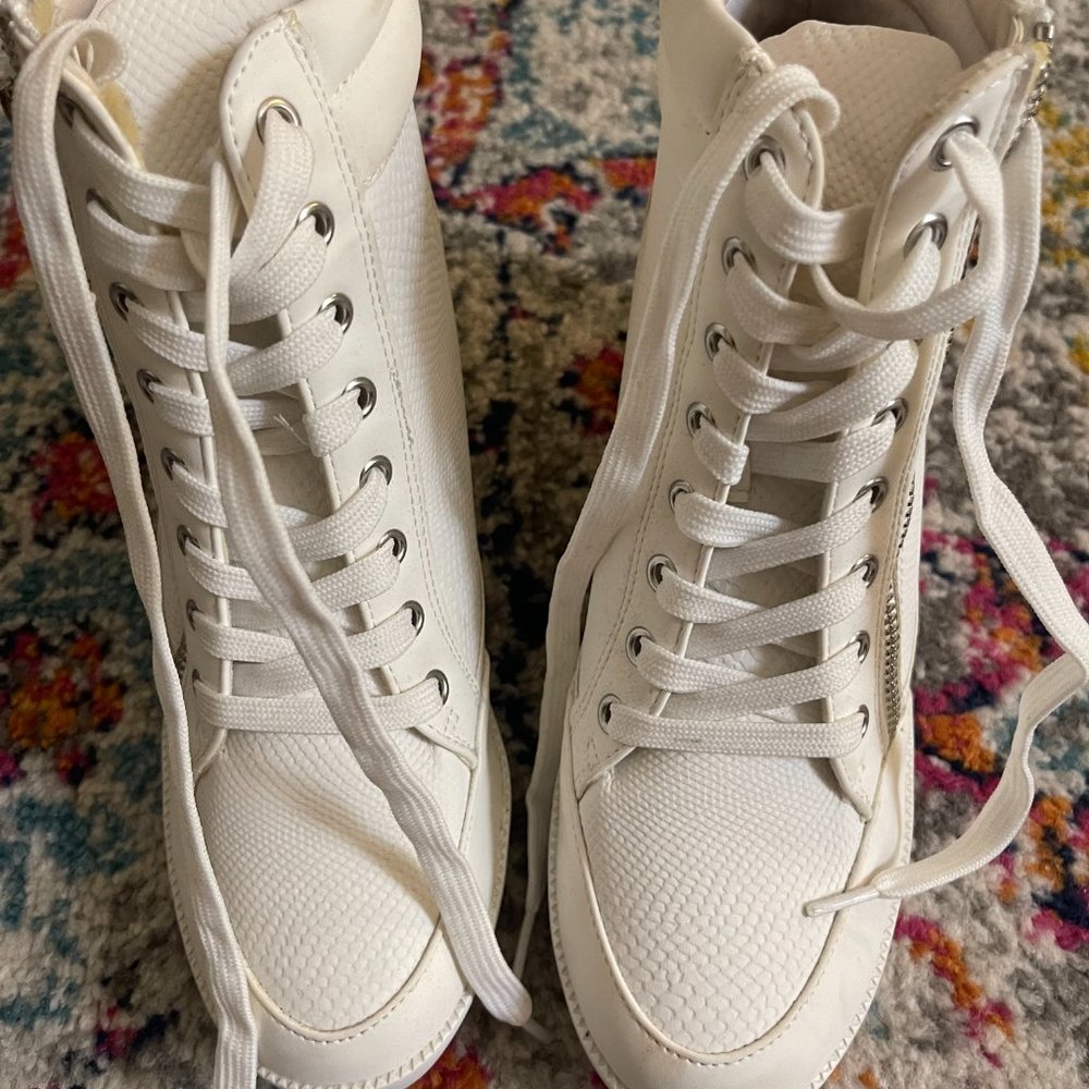 White Fashion Sneakers Size 8